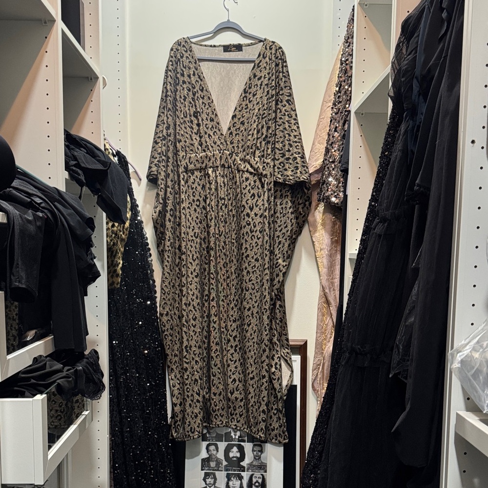 Elegant Leopard Print Maxi Dress